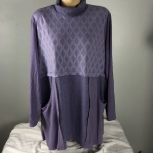 Women’s beautiful, 2X purplish top